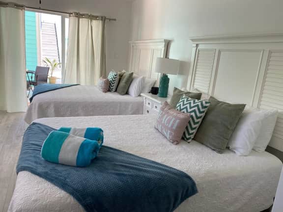The Turtle Nest Ocean View Studio Cottage in East End - Image 2