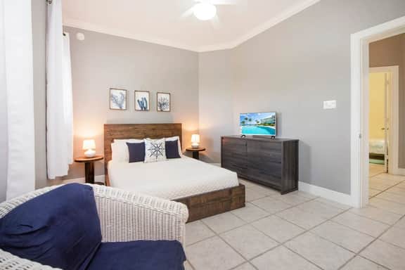 On the Bay #103 | Oceanfront 3BR Condo | Old Man Bay, North Side - Image 4