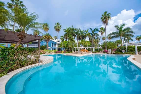 Britannia 634 - Canal Front 3BR Condo on 7 Mile Beach - Image 3