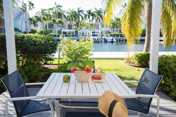 Snug Harbour View #1 – 1BR Canal‑Front Condo by Seven Mile Beach - Image 2
