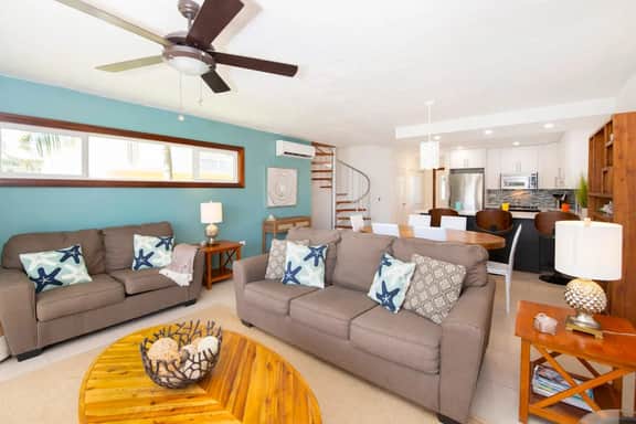 Caribbean Paradise #29 - South Sound Oceanfront 2BR Condo with Pool - Image 4