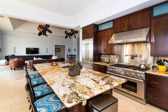 Faroway Luxury Ocean & Beach Villa - South Sound 4BR Oceanfront Estate - Image 4