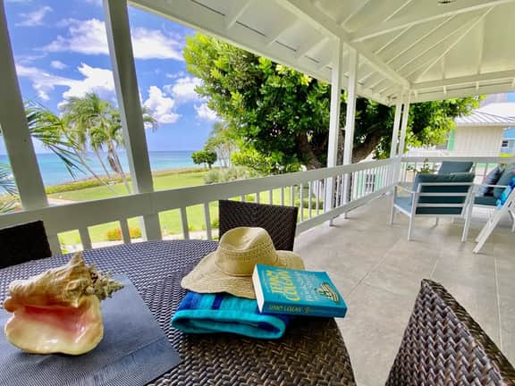 Cocoplum #8 – 2BR Oceanfront Condo on Seven Mile Beach - Image 4