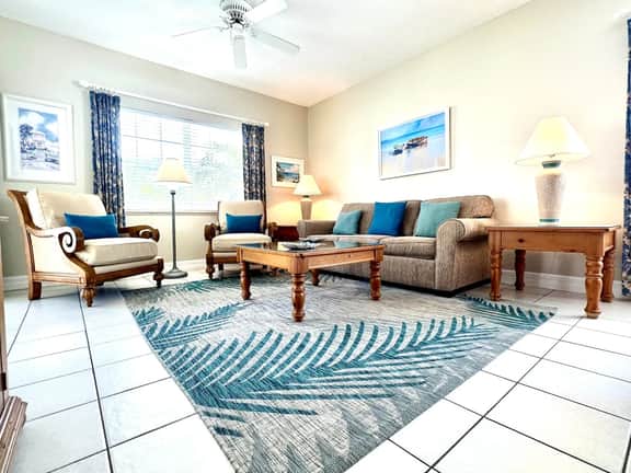 Regal Beach Club #322 - 2BR Ocean View 7 Mile Beach - Image 2