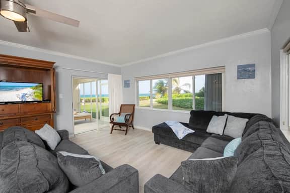 The Retreat #20 - 2 Bedroom Ocean Beach View Condo - Image 3