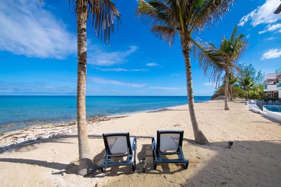 Silver Reef #3 - 2 BR LUXE Oceanfront & Pool - Image 2