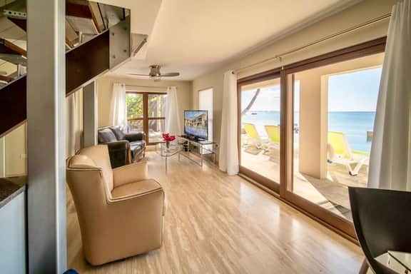 Seven Mile View #4 - 2 BR Oceanfront Condo & Pool - Image 5