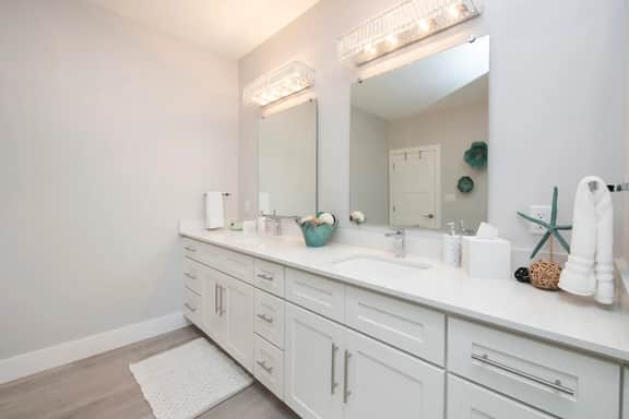 Mahogany Villa 2-A - 4BR Canal Front Villa & Pool | Sea Haven - Image 2