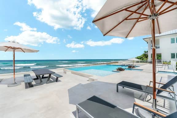 Oceans 9 LUXE | 4BR Beachfront Villa in West Bay - Image 4