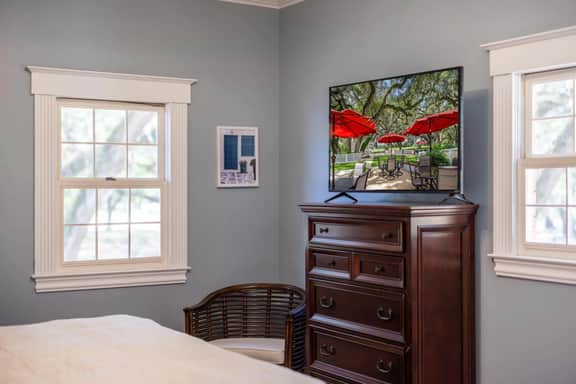 Suite #3 – The Executive at 12 Oaks Club & Lodge | Boutique Inn Near The Villages - Image 5