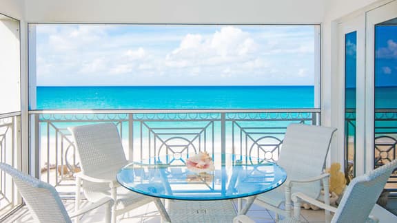 Regal Beach Club #624: 3BR Oceanfront Condo on 7 Mile Beach - Image 1