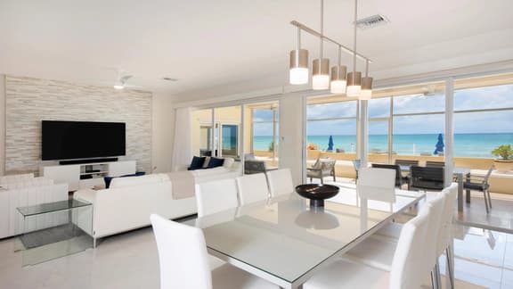 Laguna del Mar #2 | Oceanfront 3BR Condo | Seven Mile Beach - Image 1