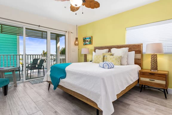 The Sea Spray Ocean View Studio Cottage in East End - Image 1