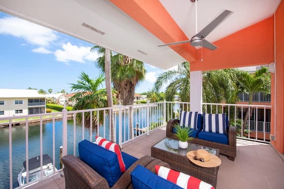Britannia 634 - Canal Front 3BR Condo on 7 Mile Beach - Image 1