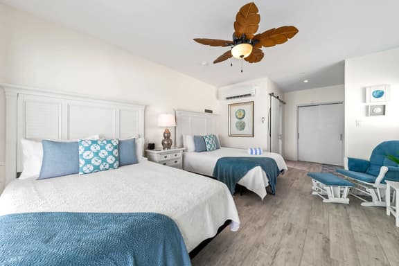 The Sand Dollar Ocean View Studio Cottage in East End - Image 1