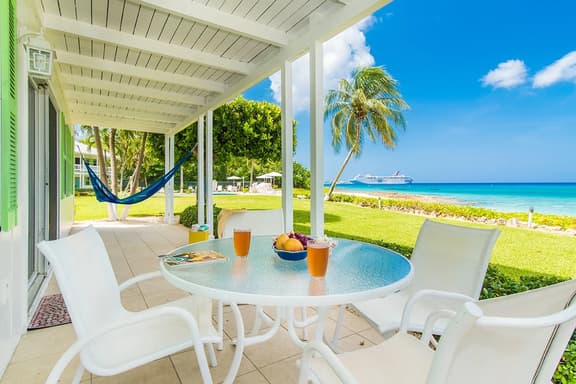 Cocoplum #1 – 2BR Oceanfront Condo on Seven Mile Beach - Image 1