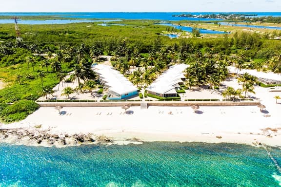 Sea Biscuit 1BR/1BA Oceanfront Sea Lodge at Rum Point - Image 1