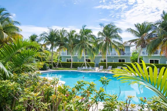 Summertime Suites #54 | 1BR West Bay Condo & Pool - Image 1
