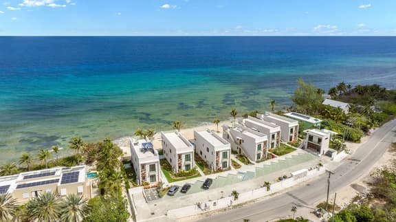 Silver Reef #4 - 2 BR LUXE Oceanfront & Pool - Image 1