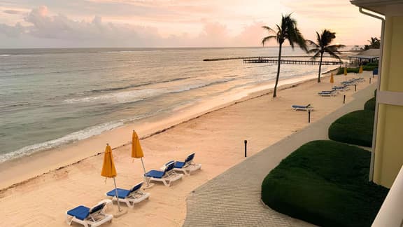 Oceanfront Paradise East End – 2BR Oceanview Condo | Pools, Beach & Resort Amenities - Image 1