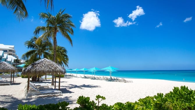 Grand Cayman vs Bahamas