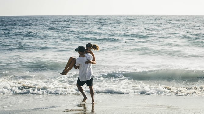 Grand Cayman Honeymoon Guide 2026: Where to Stay, What to Do, and How to Make It Yours