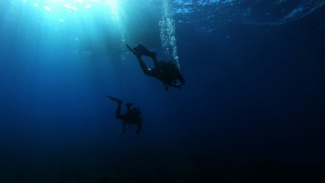 Exploring the Best Snorkeling Spots on Seven Mile Beach