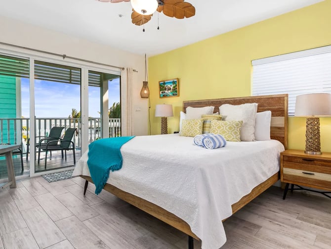 The Sea Spray Oceanfront Studio Cottage in East End