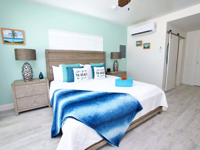 The Sunrise Oceanfront Studio Cottage in East End