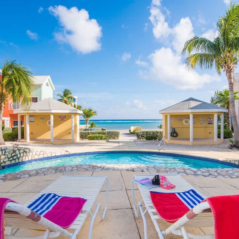 Cayman Paradise Villa #1 - 4BR Oceanfront, Pool & Quiet East End
