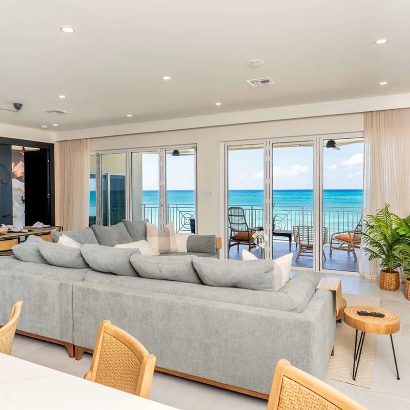 Laguna del Mar #10 - Oceanfront 3 bedroom on Seven Mile Beach