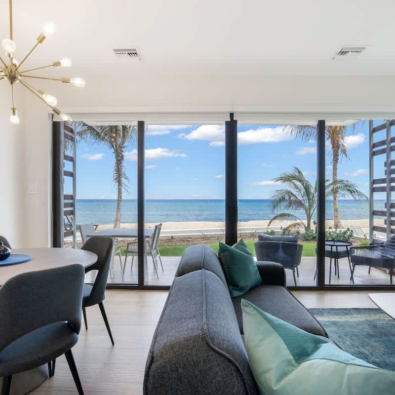 Silver Reef #3 - 2 BR LUXE Oceanfront & Pool
