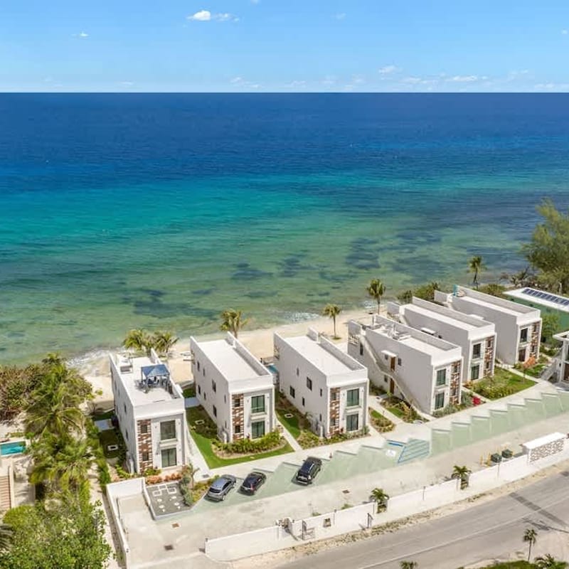 Silver Reef #4 - 2 BR LUXE Oceanfront & Pool