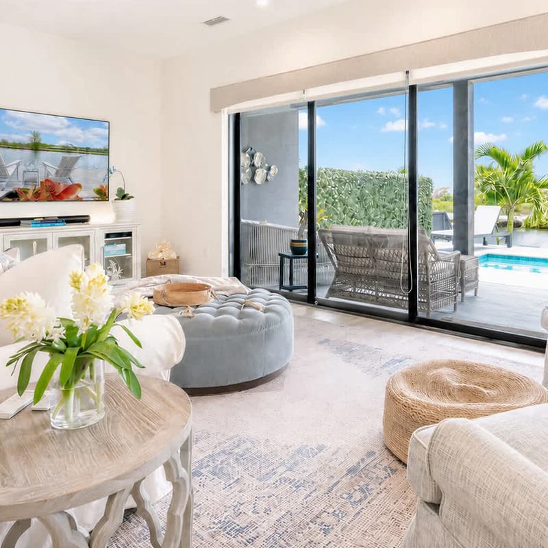 Mahogany Villa 2-B - 4BR Canal Front Villa & Pool at Sea Haven
